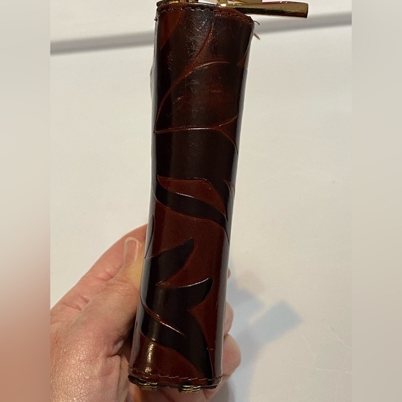 Valentina Made in Italy Tooled Leather Zip Around wallet EUC - Picture 5 of 10